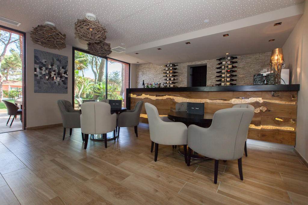 Host & Vinum - Le Clos Des Pins Canet-en-Roussillon Exterior foto